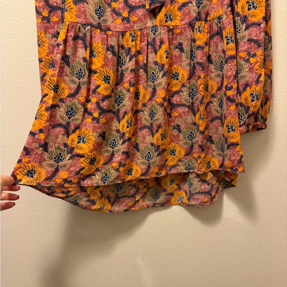 DR2 blouse. High low. - Picture 3 of 4